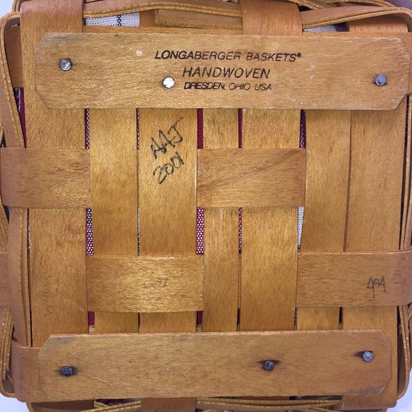 Longaberger 2001 All American Collection Strawberry Basket with Fabric L… - Picture 14 of 14